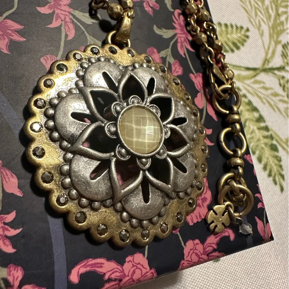 LUCKY BRAND GOLD TONE LONG PENDANT NECKLACE - Picture 5 of 7